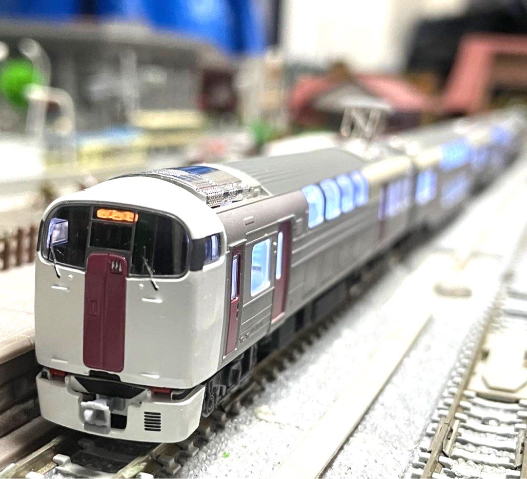 全車室內燈！MicroAce A0021 215系2次型「ホリデー快速ビュー
