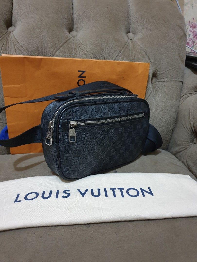 Mulus .authentic tas pinggang .waist bag louis vuitton .lv, Fesyen Pria, Tas  & Dompet , Tas Selempang di Carousell