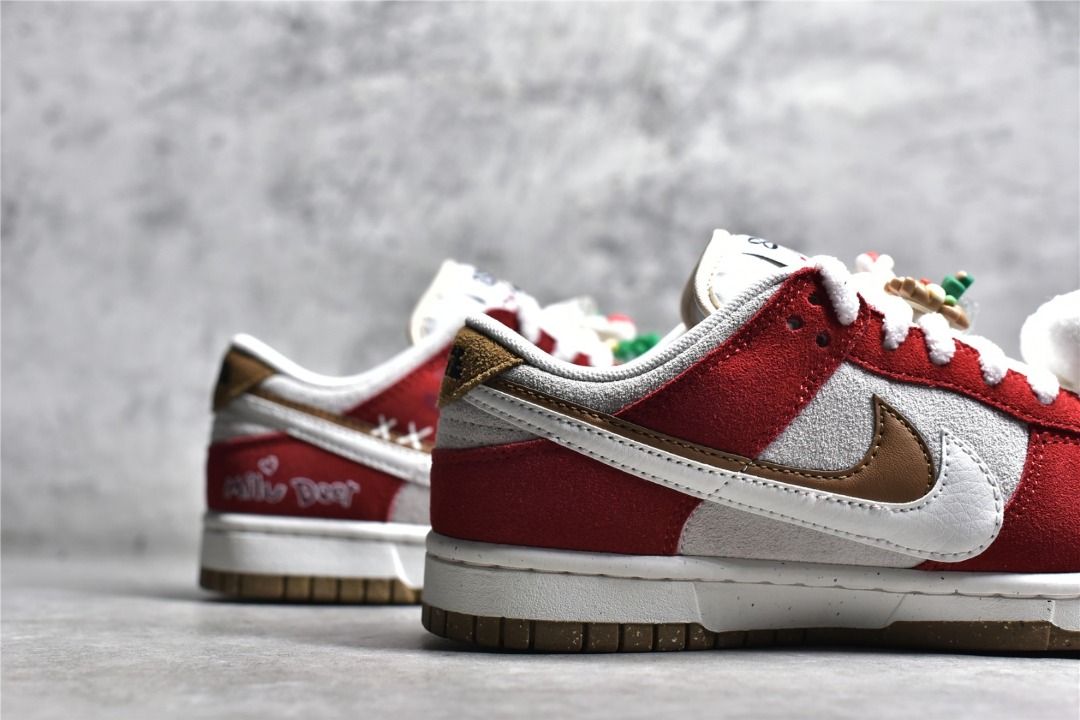 Christmas sb dunks online