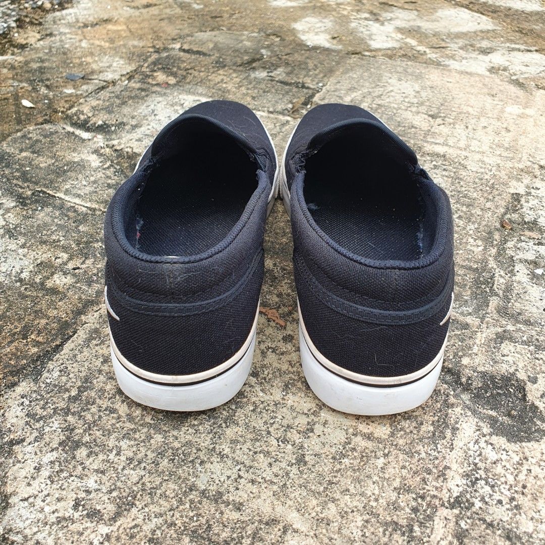 sepatu nike slip on