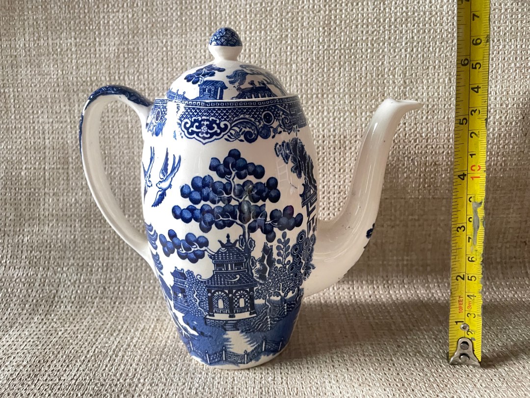 Old Willow Made in England Blue willow teapot, Furniture & Home Living