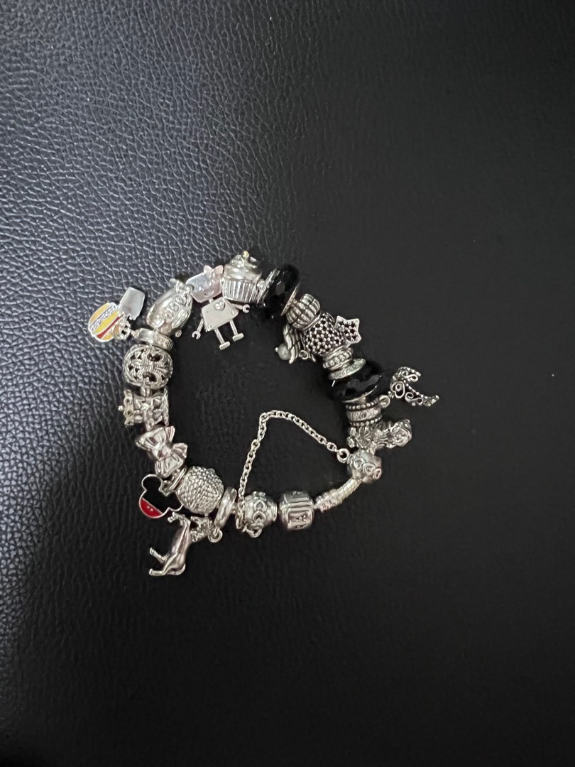 Pandora Bracelet with 16 Charms from different countries, Women's