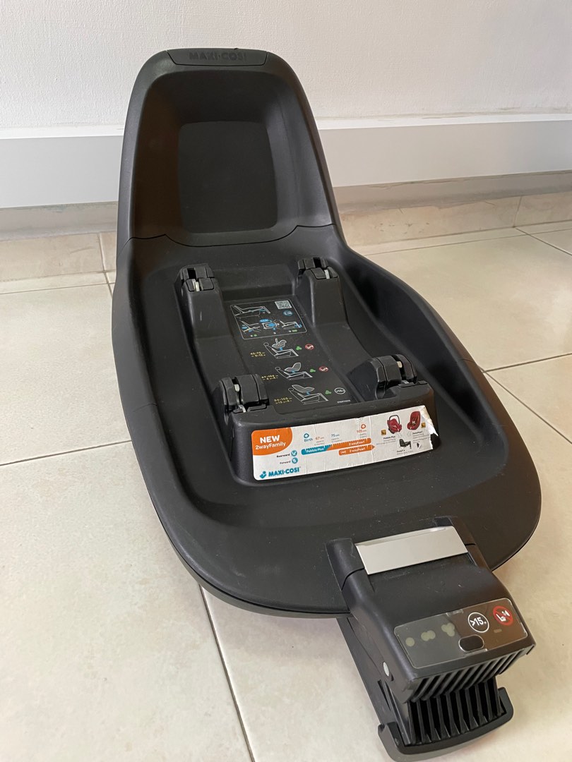 Pebble Plus and 2wayfix ISO fix base, Babies & Kids, Going Out, Car