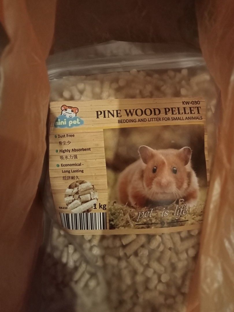 Wood pellet bedding for guinea pigs on sale