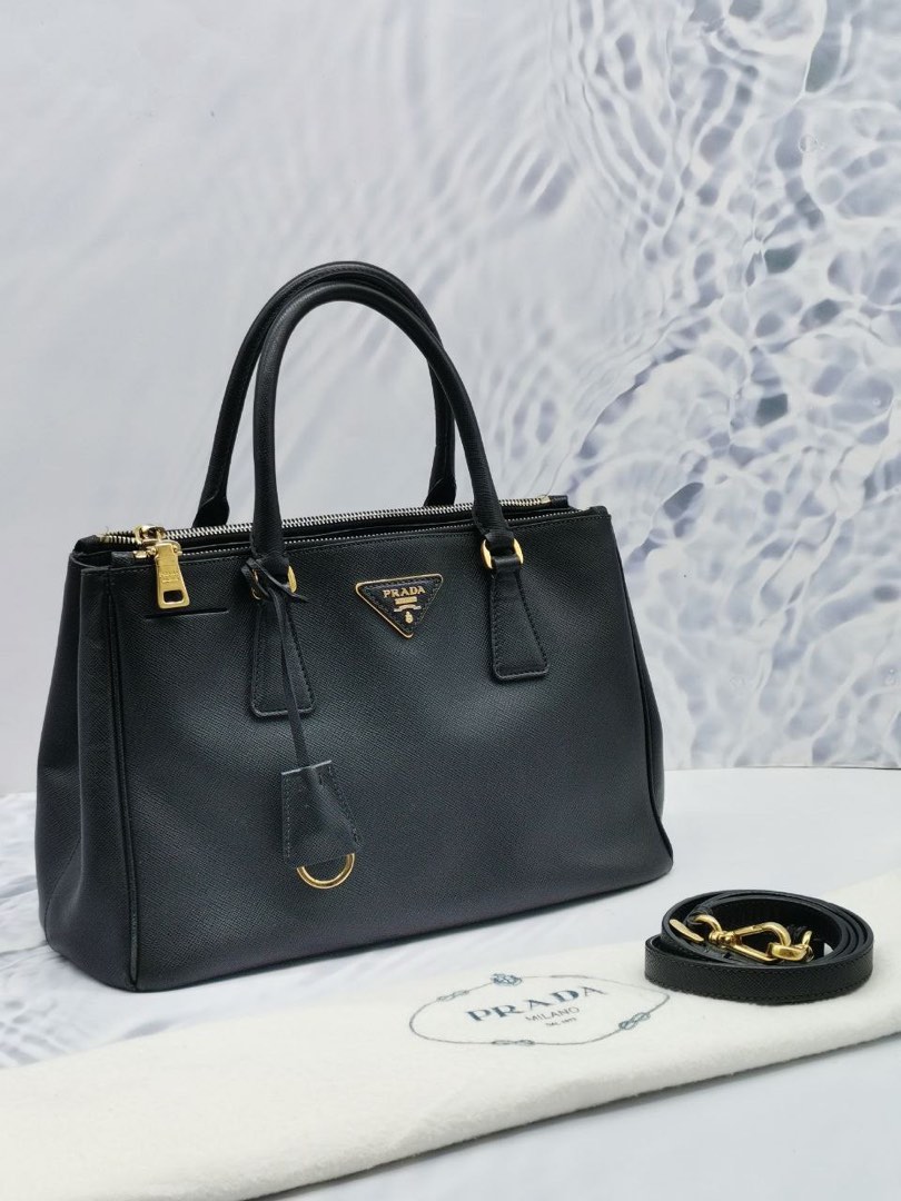 Galleria medium discount saffiano tote bag