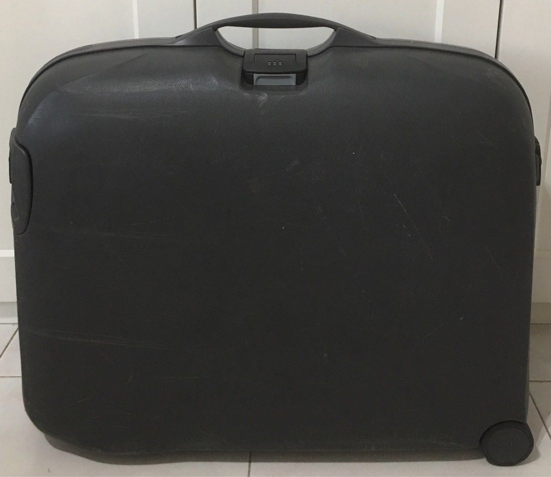 Samsonite Large Luggage Bag 30" inches Hard Case, Hobbies & Toys