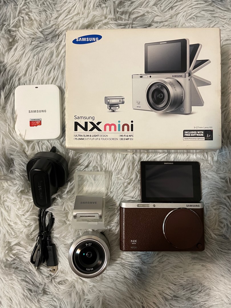 Dropping my price. First come first serve. Samsung NX Mini (Mirrorless