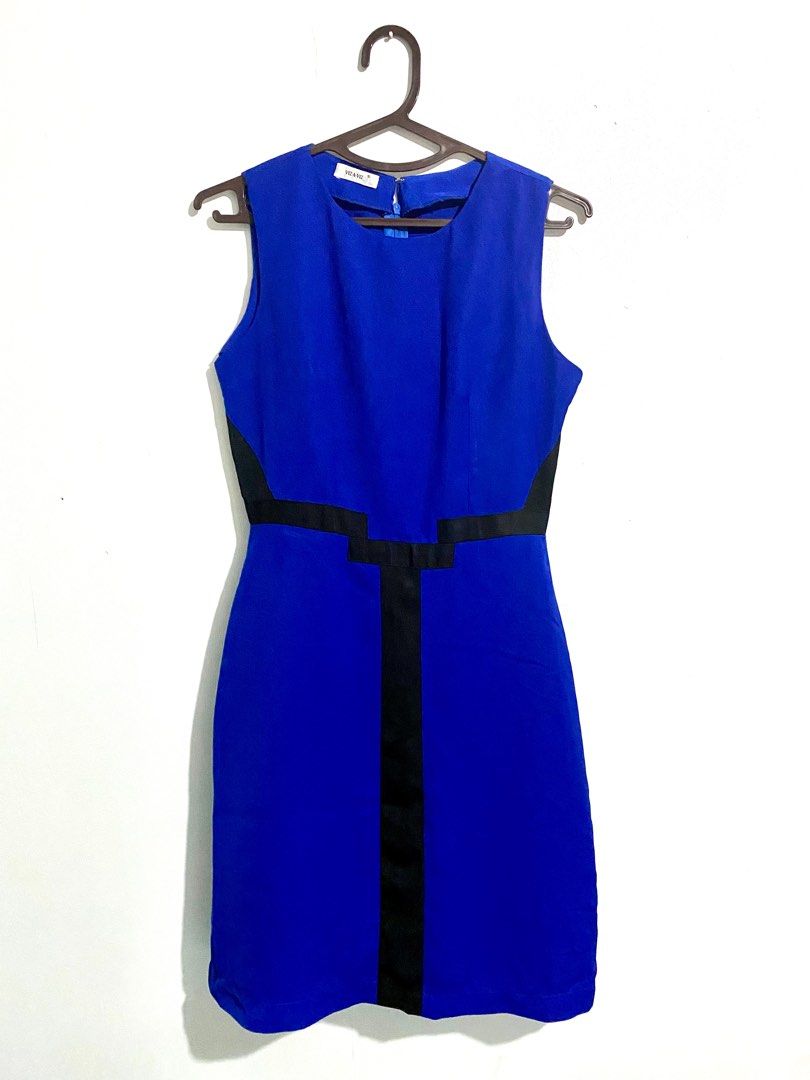 semi formal blue dress (Category: Dresses) located in Malabon City. Submitted by preloved_by_joy (Listing ID 1202226466, Image 1). Description: Very nice mid length dress Perfect for formal events or office attire.