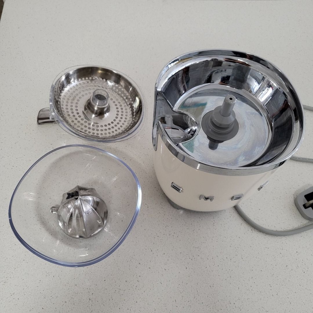 SMEG Juicer, TV & Home Appliances, Kitchen Appliances, Juicers