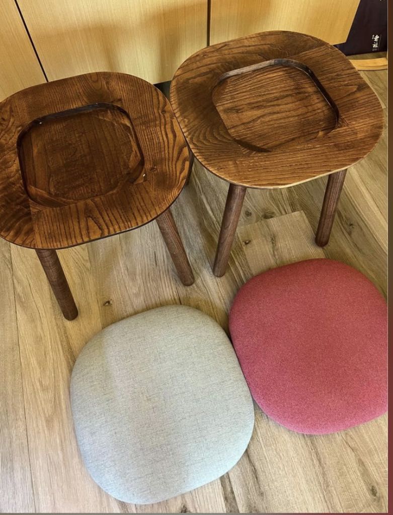 Stool （分類：椅子）位於 Hong Kong。 由 simply215 提交（商品編號 1202090484，圖片 3）。簡介： 只剩粉紅色，pink one only 東涌地鐵站交收。