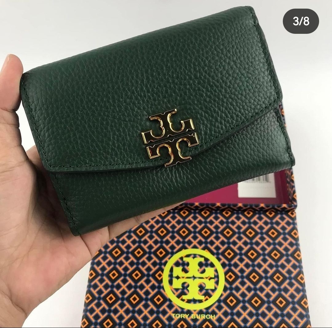 Tory Burch Green tri-fold wallet, Women's Fashion, Bags & Wallets, Wallets  & Card holders on Carousell