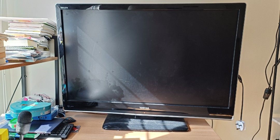 Toshiba TV 42", 42RV500E, TV & Home Appliances, TV & Entertainment, TV