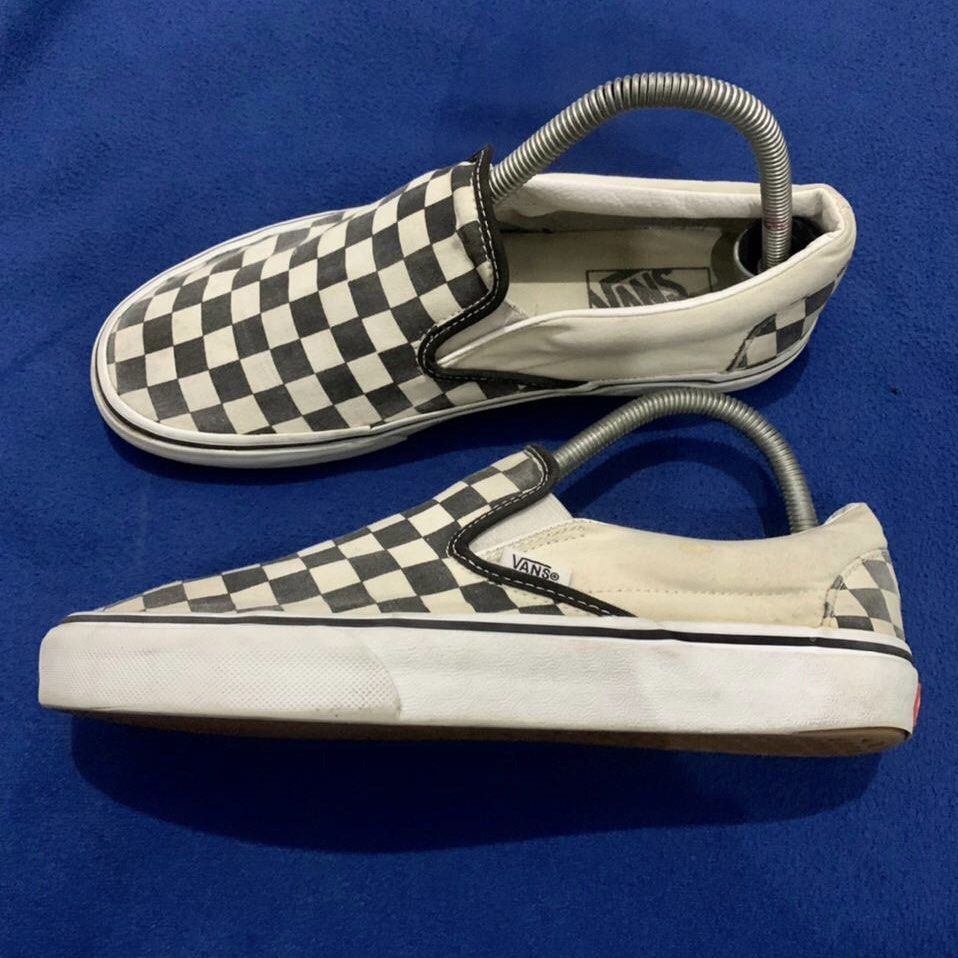 vans slip on 40