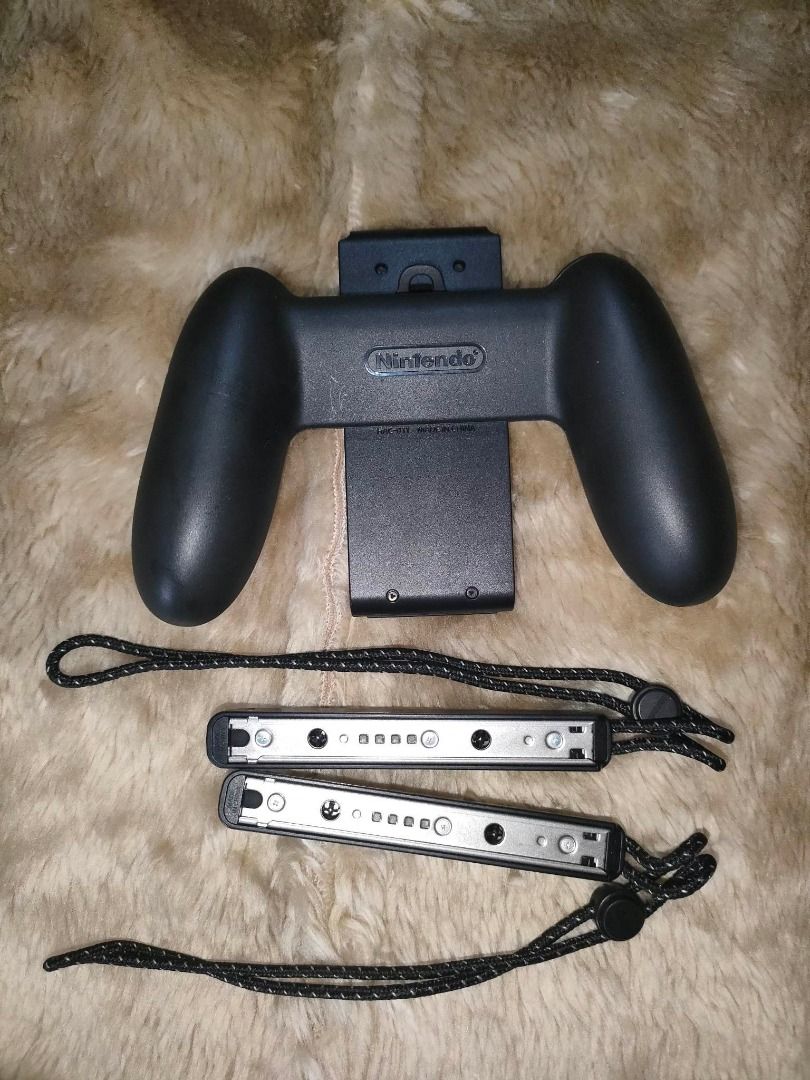 White Joycon With Grip and Straps (All Original) joycon, Video Gaming