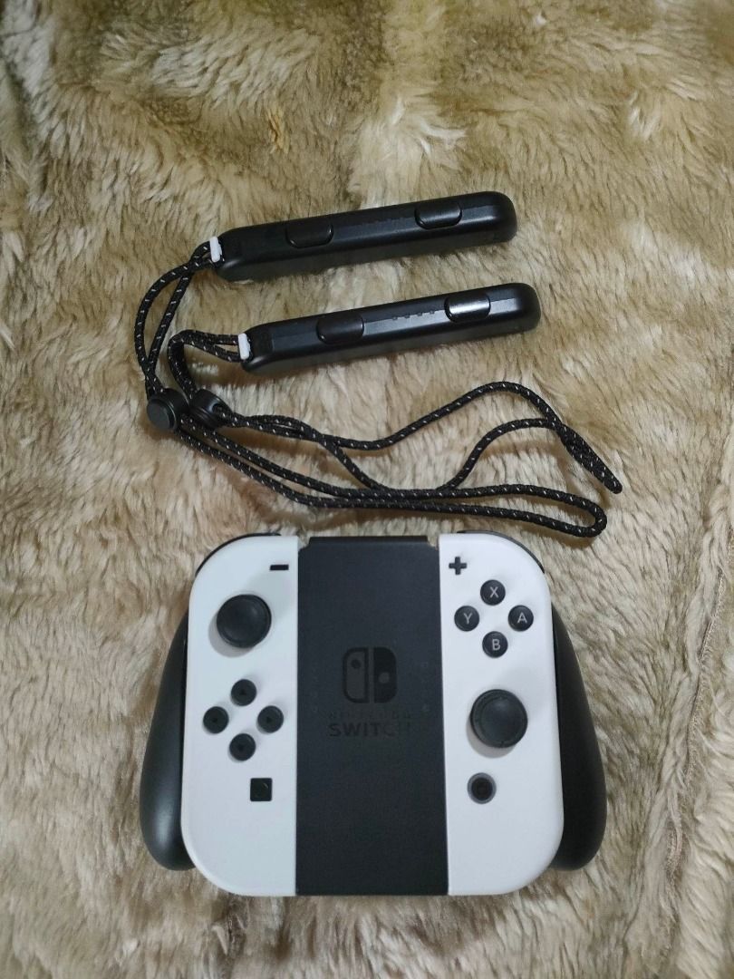 White Joycon With Grip and Straps (All Original) joycon, Video Gaming