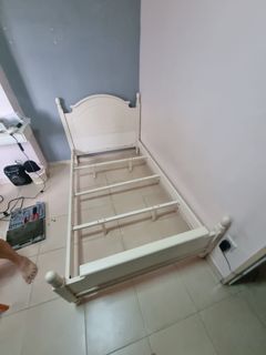 (Category: ) located in . Submitted by llowism (Listing ID 1202168536, Image 1). Description: .