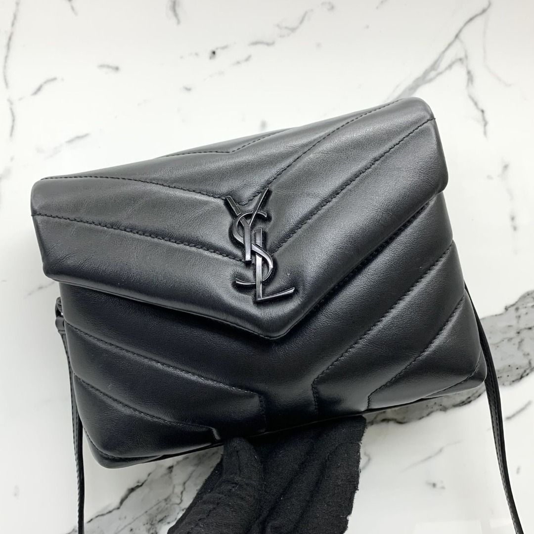 Saint Laurent - Small Loulou Shoulder Bag - Women - Calf Leather (Top grain) - One Size - Black