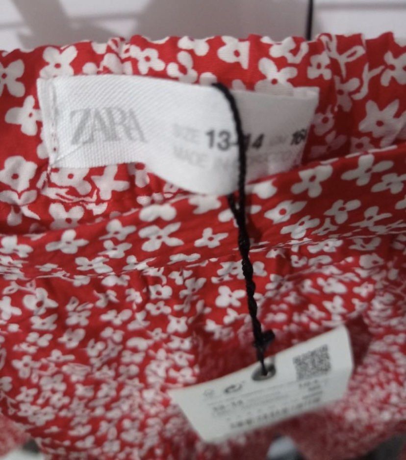 Zara Skirt (Category: Skirts) located in Manila. Submitted by aizeldd (Listing ID 1202229392, Image 3). Description: Used once RFS: Doesn’t fit anymore .