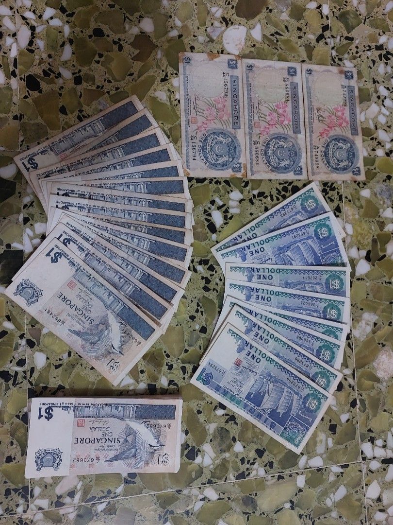 $1 notes (Category: Currency) located in Singapore. Submitted by xin08 (Listing ID 1202411067, Image 1). Description: $1 old notes for sale 1 stack of 48 pieces of running numbers but some got yellow stains 3 pieces of orchid.
