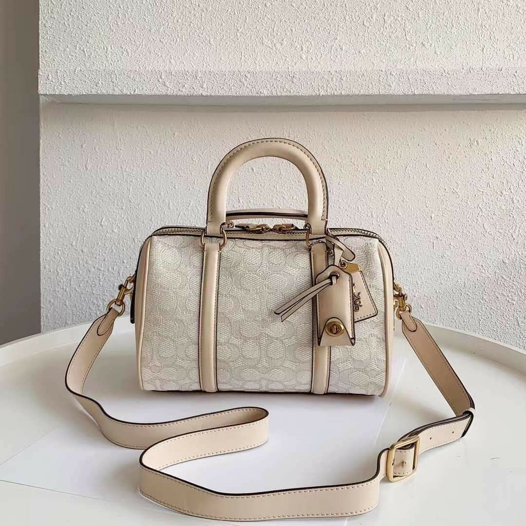 🇺🇲 Authentic Coach RUBY SATCHEL (Category: Luxury Bags & Wallets) located in Santa Cruz. Submitted by janelovebagswatchesshoesph (Listing ID 1202459133, Image 3). Description: .