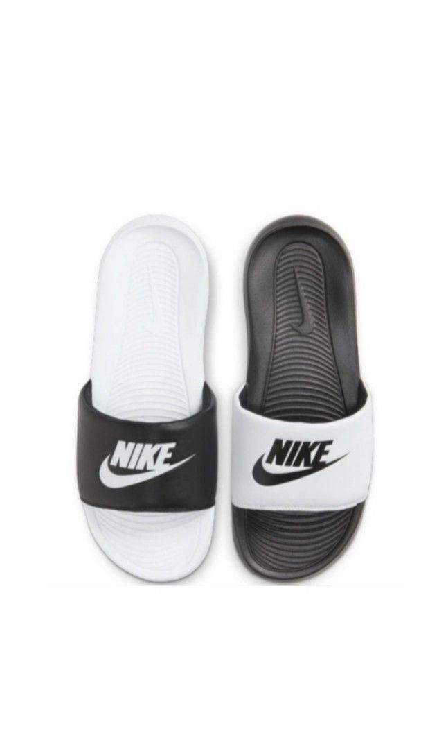 全新Nike拖鞋黑白色, 鞋, Carousell