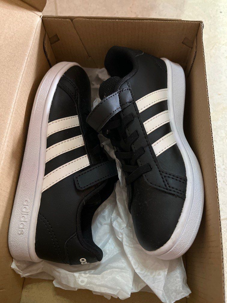 Adidas grand court velcro top