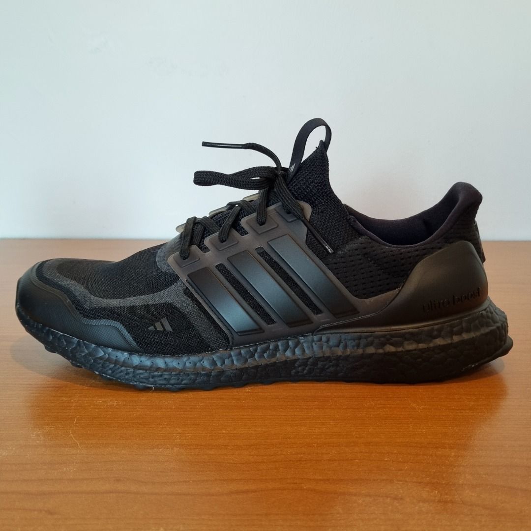 adidas UltraBoost DNA Mono Triple Black GX3074 US9, Men's Fashion,  Footwear, Sneakers on Carousell