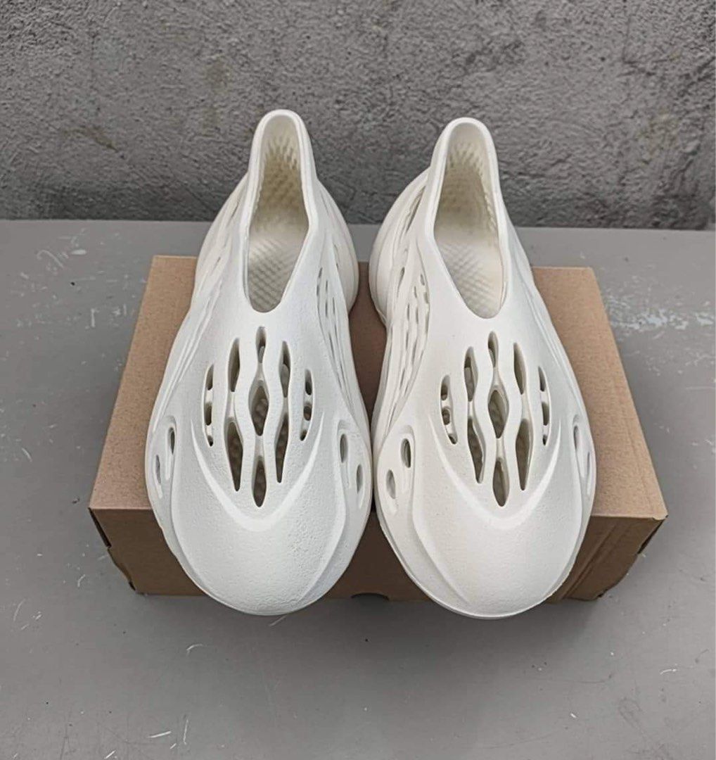 Yeezy foam runner ua 2025
