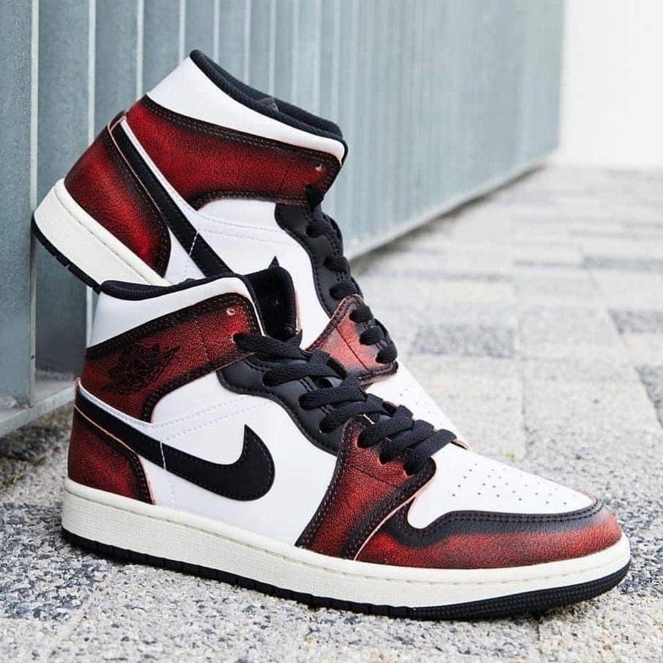 可愛すぎるフェミニンデザイン♪ JORDAN1 MID WEAR AWAY 28cm