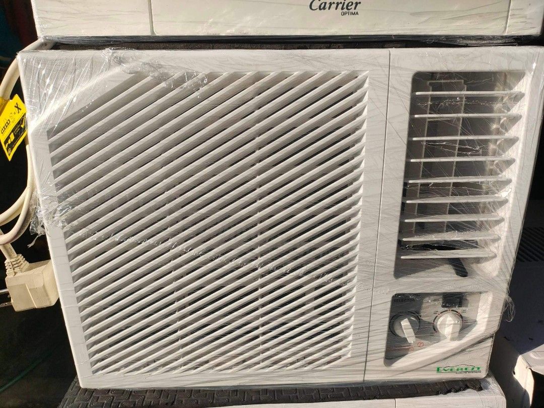 Aircon Everest 1HP manual inverter grade 2nd hand good condition, TV