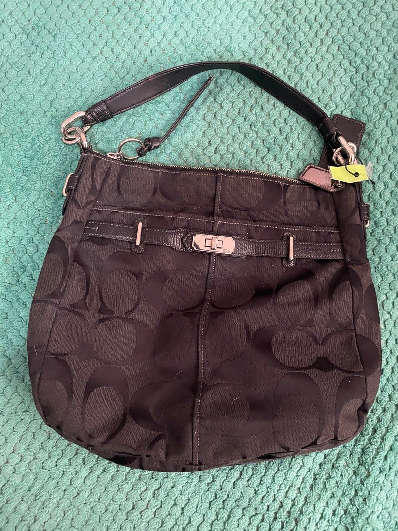 Authentic Coach Signature Shoulder Bag, Luxury, Bags & Wallets on Carousell