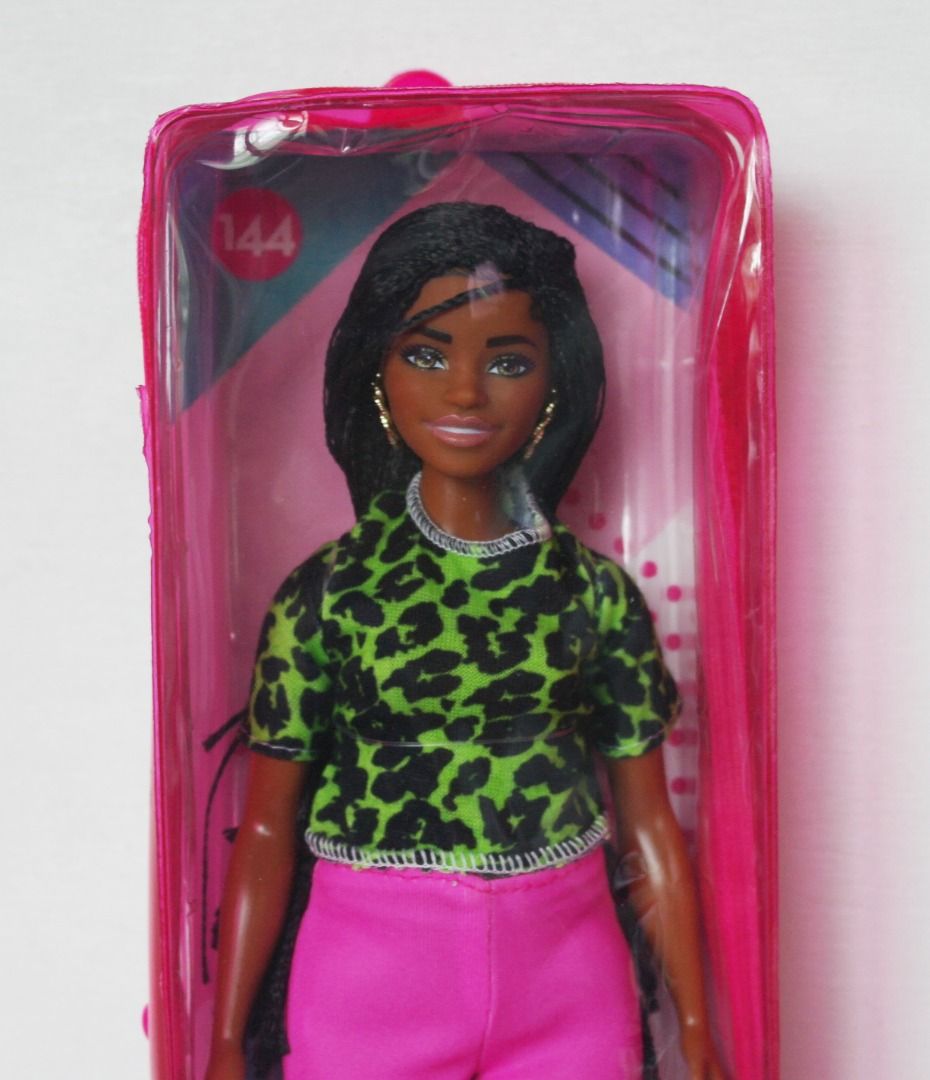 Barbie fashionista hotsell doll 144