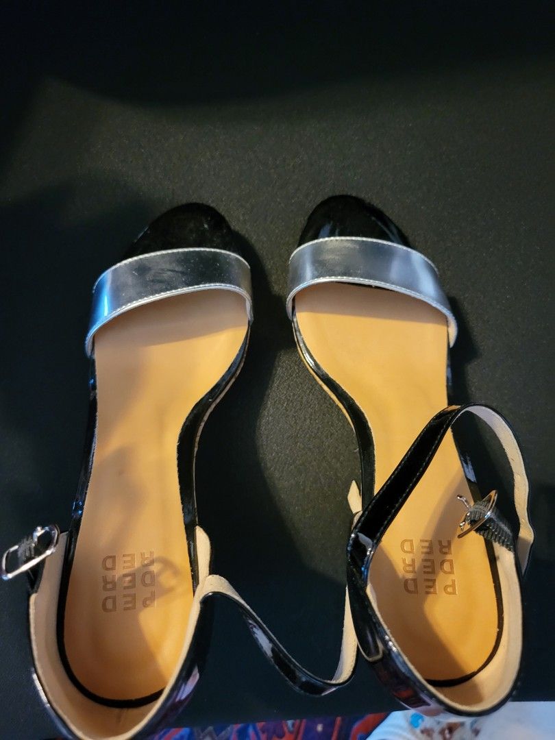 Classy best sale wedge shoes
