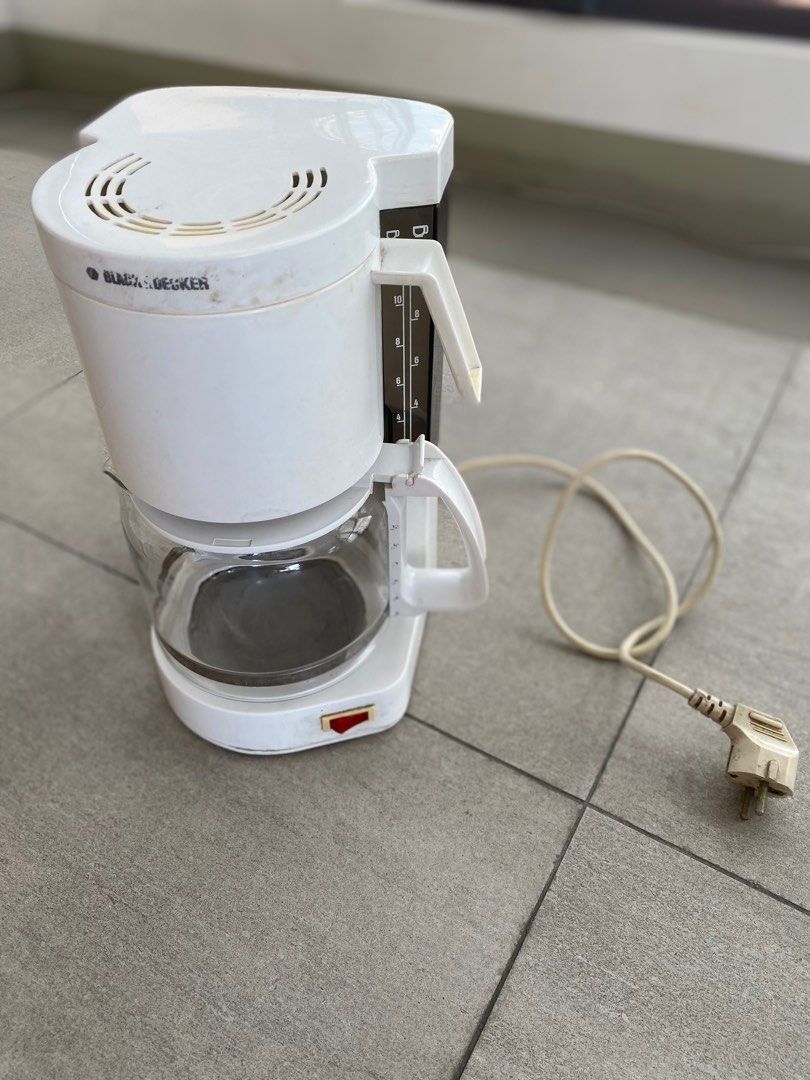 Black & Decker Coffee Drip (Category: Coffee Machines & Makers) located in Quezon City. Submitted by klococo (Listing ID 1202389814, Image 1). Description: decluttering .