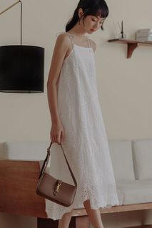(Category: ) located in . Submitted by theopenwardrobe (Listing ID 1202387531, Image 1). Description: .