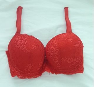 BRA size 38 / 85  warna Merah Busa tebal pakai kawat/ Merek CHELYNE