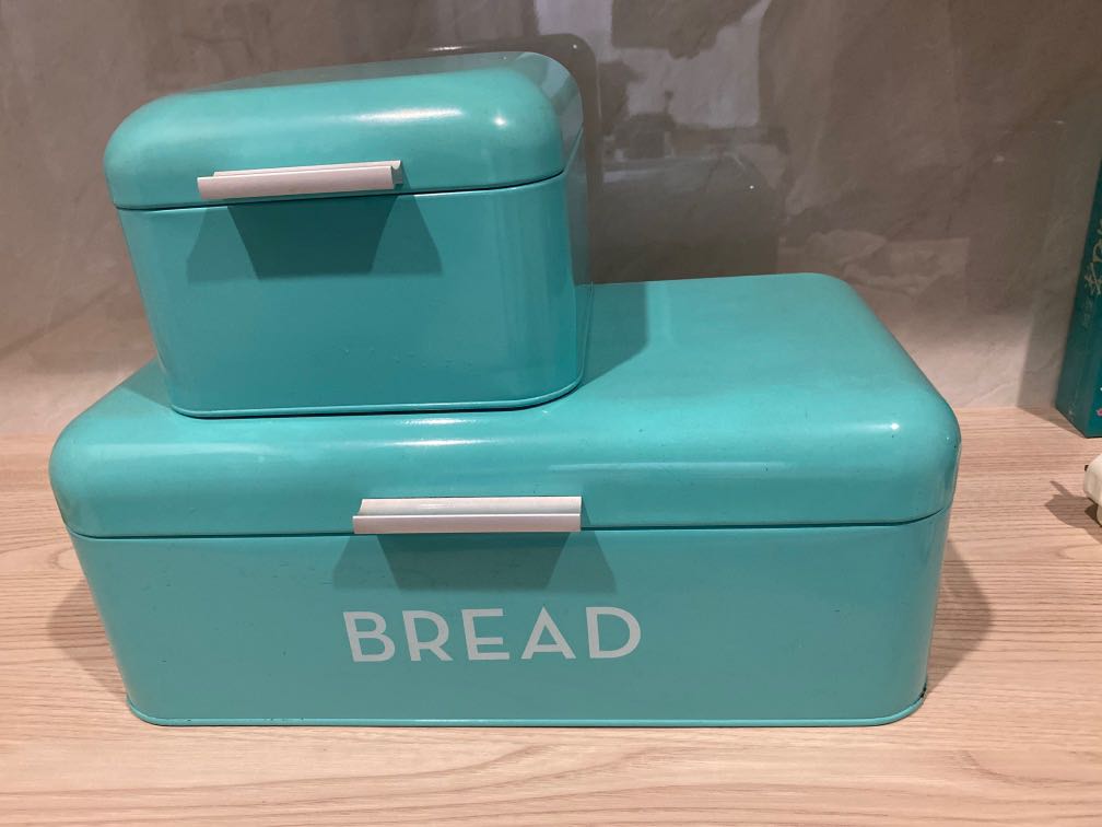Bread and storage container, Furniture & Home Living, Home Improvement