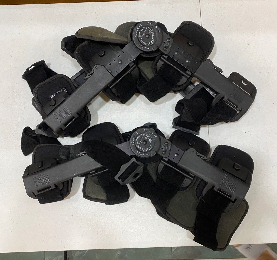 Breg Knee Brace (Category: Medical Supplies & Tools) located in San Juan City. Submitted by quickdolphin.0fab36 (Listing ID 1202427143, Image 1). Description: - 12k EACH - get both for 20k.
