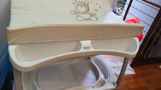 Brevi Changing Table/ Bathtub