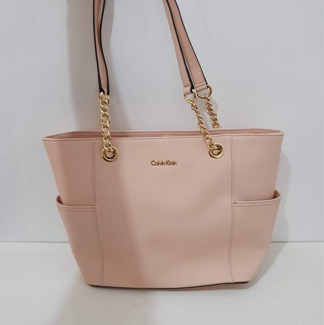 Calvin Klein Pink Bag, Women's Fashion, Bags & Wallets, Shoulder Bags on  Carousell