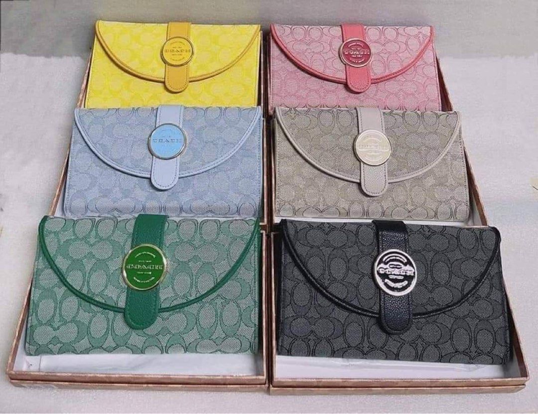 CCH SLING WALLET (Category: Luxury Bags & Wallets) located in Batangas. Submitted by Aki.s_Cart (Listing ID 1202346083, Image 1). Description: CCH SLING WALLET 950 ONLY + sf TOPGRADE QUALITY.
