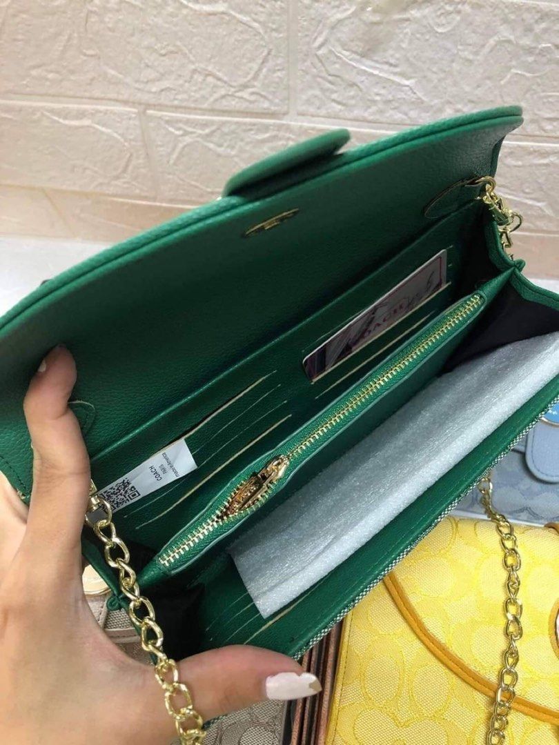 CCH SLING WALLET (Category: Luxury Bags & Wallets) located in Batangas. Submitted by Aki.s_Cart (Listing ID 1202346083, Image 2). Description: CCH SLING WALLET 950 ONLY + sf TOPGRADE QUALITY.