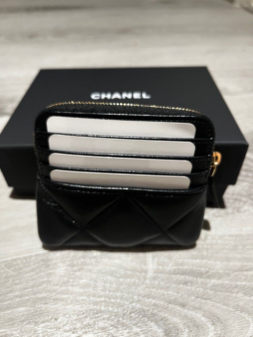 Shop CHANEL CHANEL 19 Zipped Coin Purse ( AP2086 B04852 NK291) by  LudivineBuyers