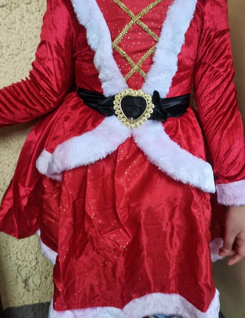 Christmas Costume (Category: Babies & Kids Fashion) located in Cavite. Submitted by takeyourpick2020 (Listing ID 1202342225, Image 1). Description: .