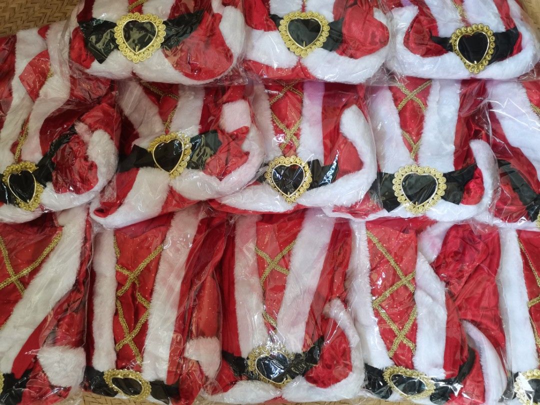 Christmas Costume (Category: Babies & Kids Fashion) located in Cavite. Submitted by takeyourpick2020 (Listing ID 1202342225, Image 3). Description: .