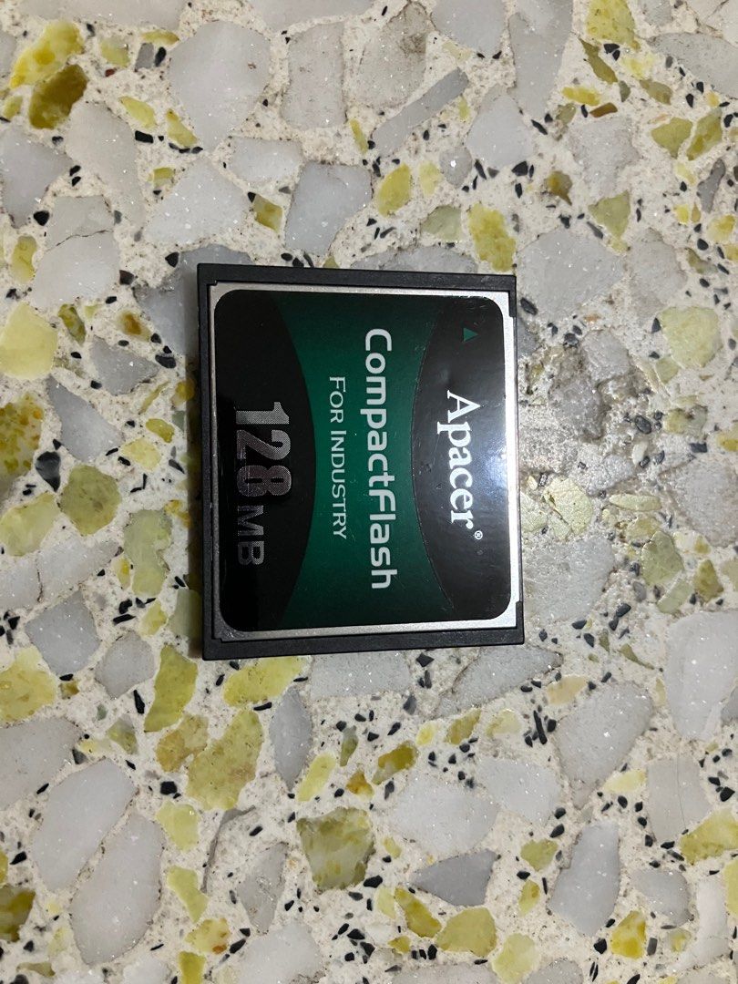 Cisco 1841 Router, 2x WIC1T, Serial Cable, 128mb compact flash upgrade ...