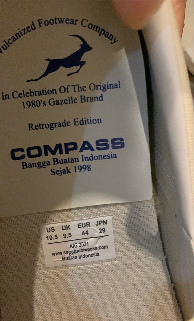 Compass retrograde slip on cream