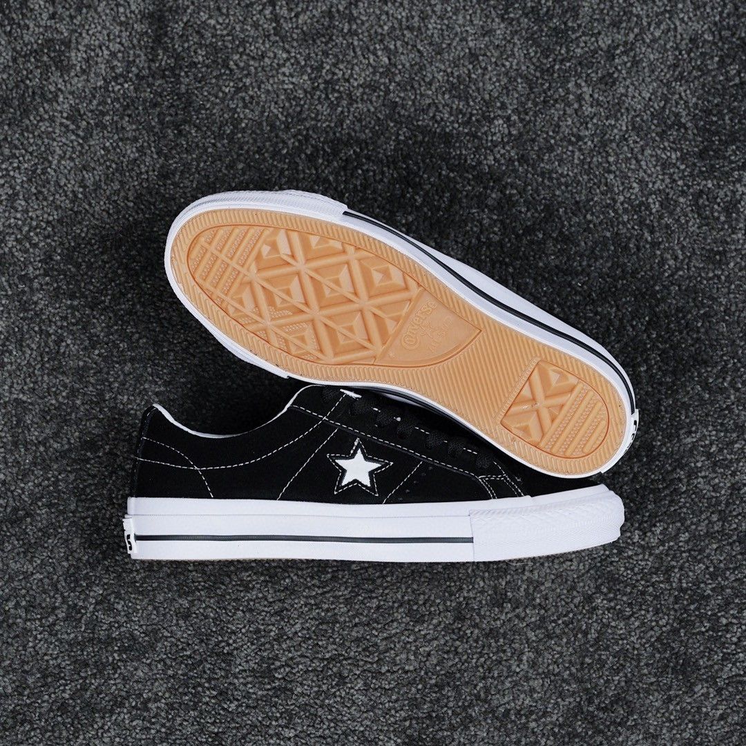 Converse One Star Pro （分類：波鞋）位於 Hong Kong。 由 pink.box 提交（商品編號 1202377038，圖片 5）。簡介： Size: 35-44 https://bluebox.boutir.com/。