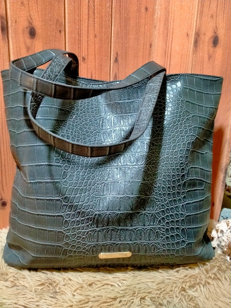Crocodile Ladies Bag Women s Fashion Bags Wallets Shoulder Bags on Carousell