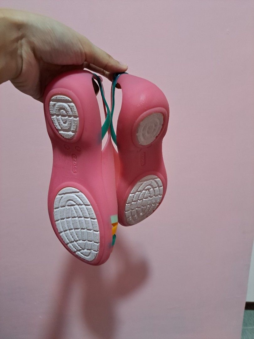 Crocs Iconic Comfort Jelly Sandals Size 5 ORIGINAL (Category: Flats & Sandals) located in Quezon City. Submitted by PMO11 (Listing ID 1202388430, Image 2). Description: Bought from US Size 5 Original.